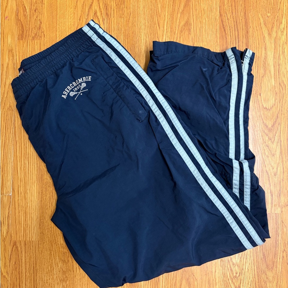Abercrombie & Fitch Men’s Y2K Navy Track Pants with White Side Stripes, Medium